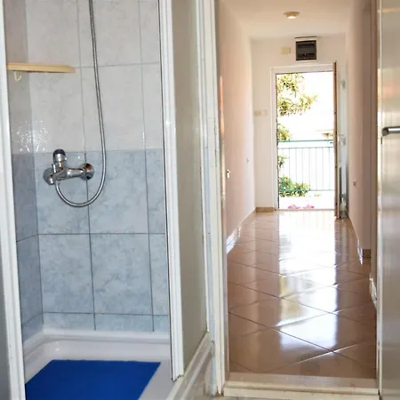 Spacious Seaview 2-Bed Apartment In Marina Марина